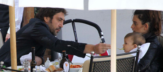 Javier Bardem and Penelope Cruz Take Little Leo Out For A Spaghetti Lunch!